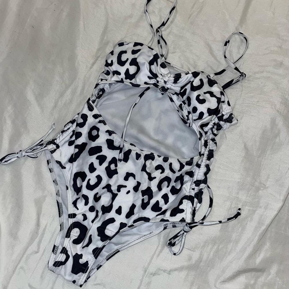 One piece swimsuit